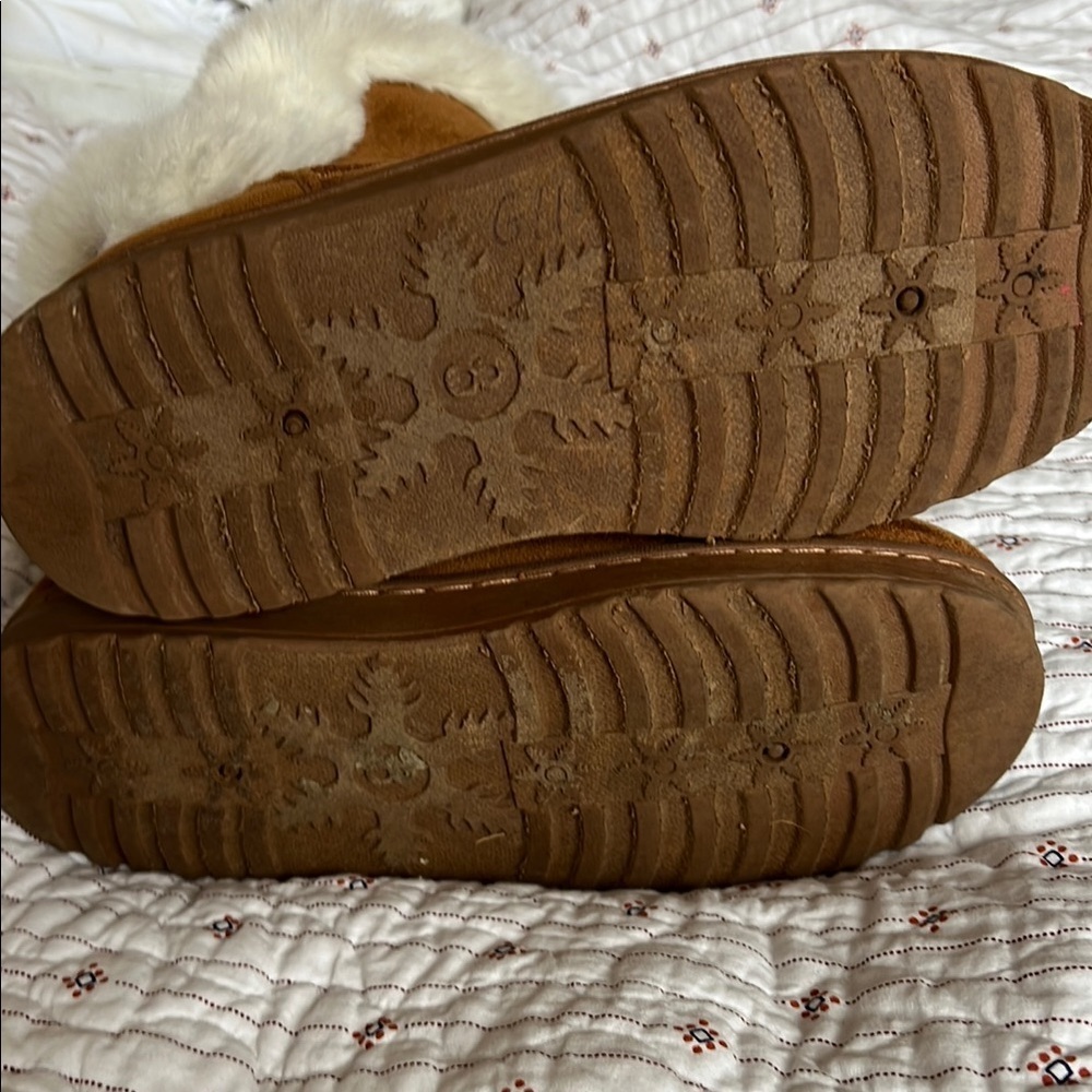 Cozy Tan Suede Ugg Style Boots with Faux Fur Lining size 8 - Picture 7 of 7